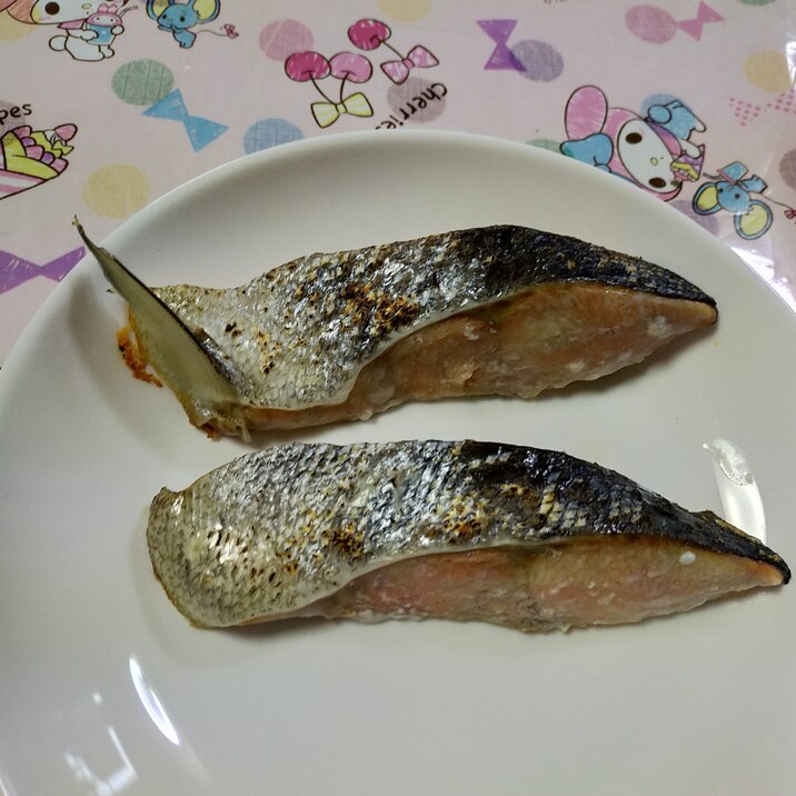 ご飯のお供に(  * ॑꒳ ॑*)⸝⋆｡✧焼き鮭